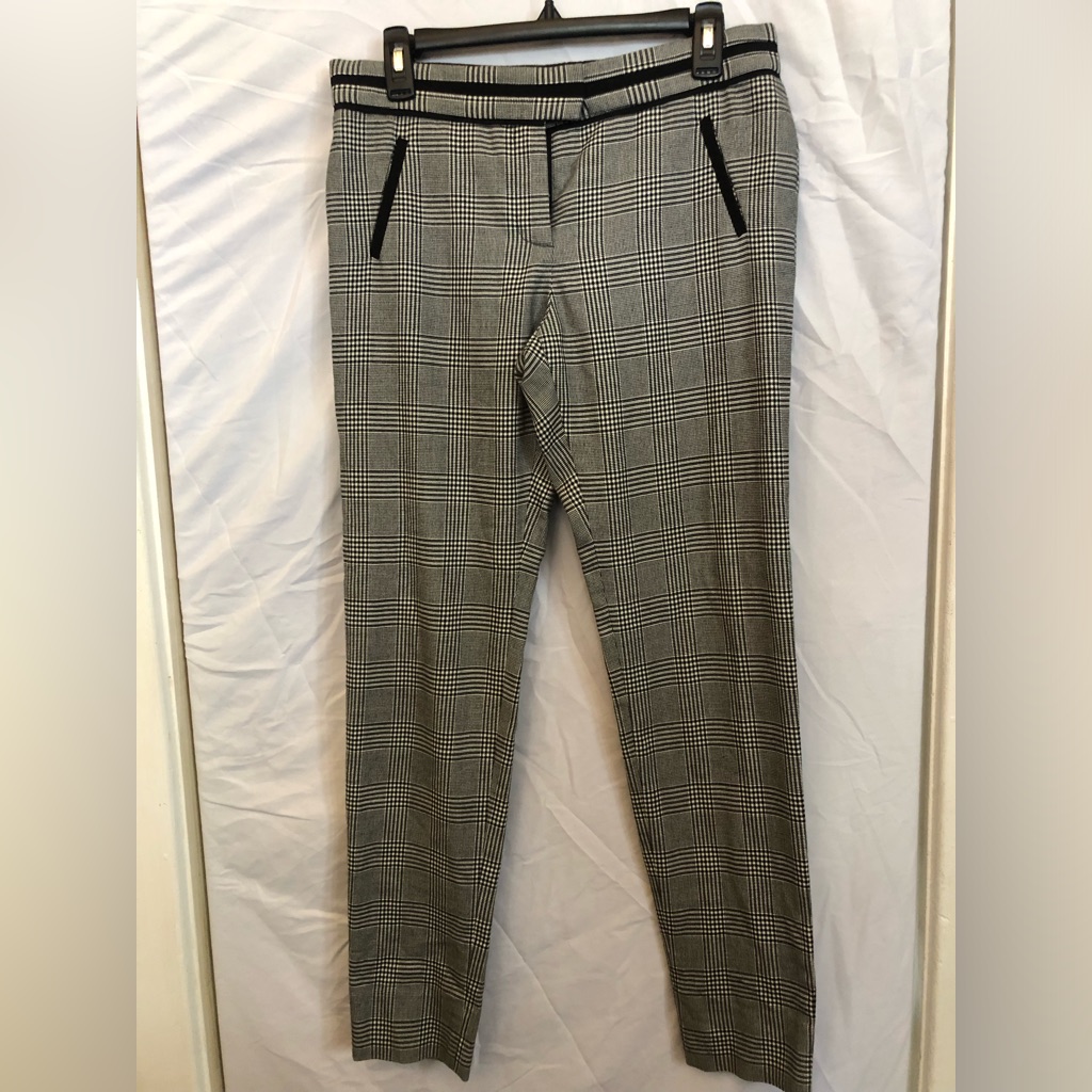 6 Veronica Beard Women’s Black And White Plaid Ankle Pants